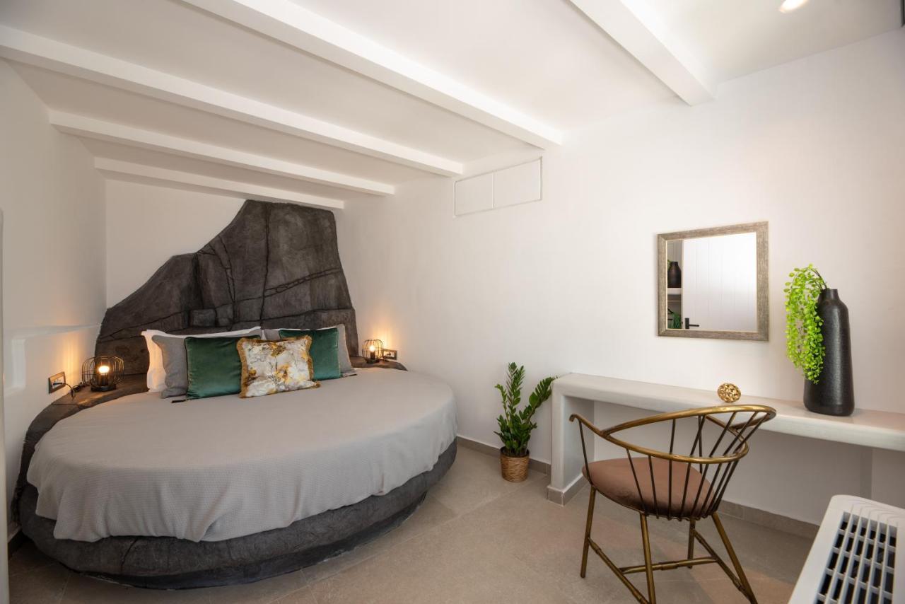Daydream Luxury Suites Fira  Exterior foto